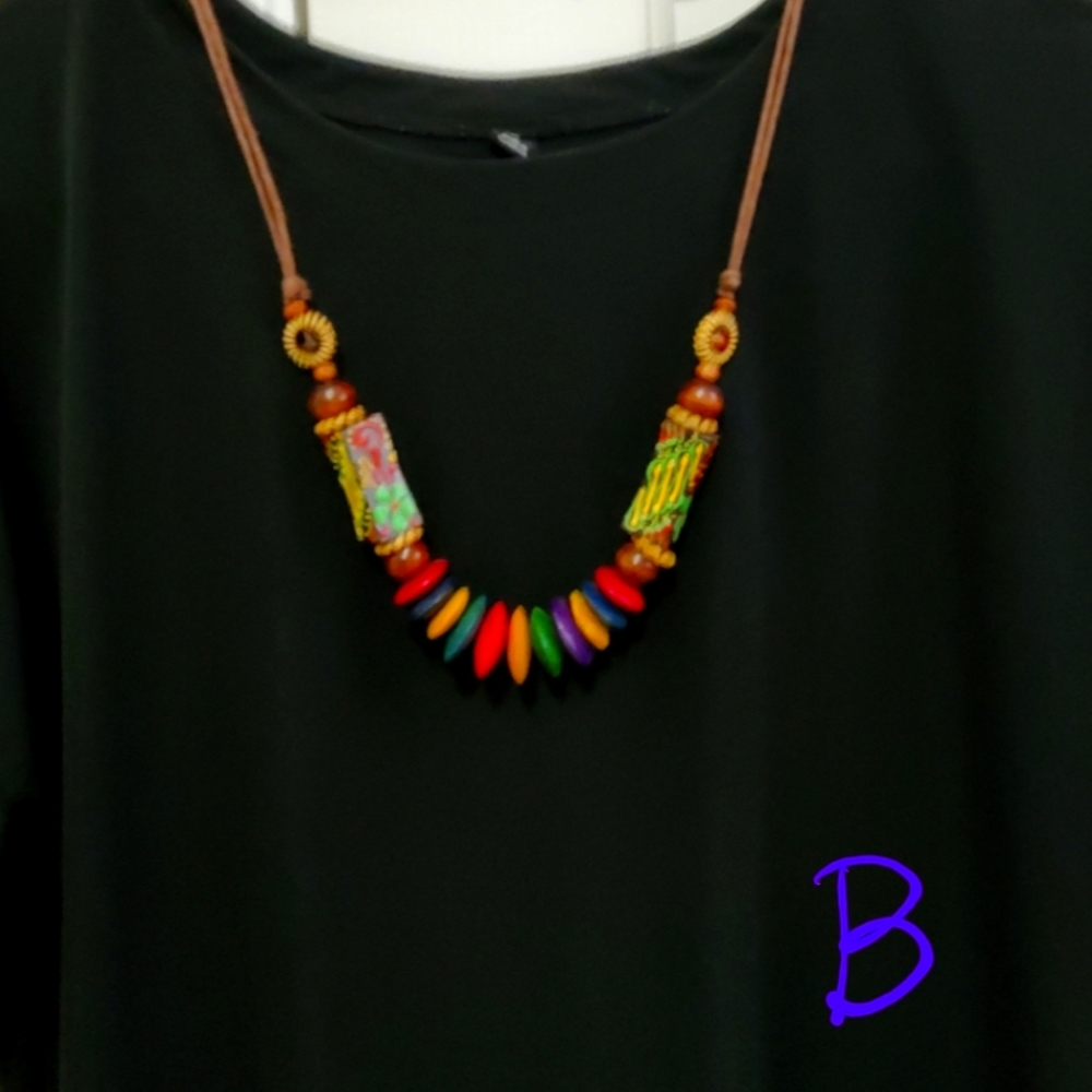 Ethnic necklace (B)